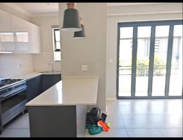 3 BEDROOM PROPERTY TO RENT IN BRYANSTON